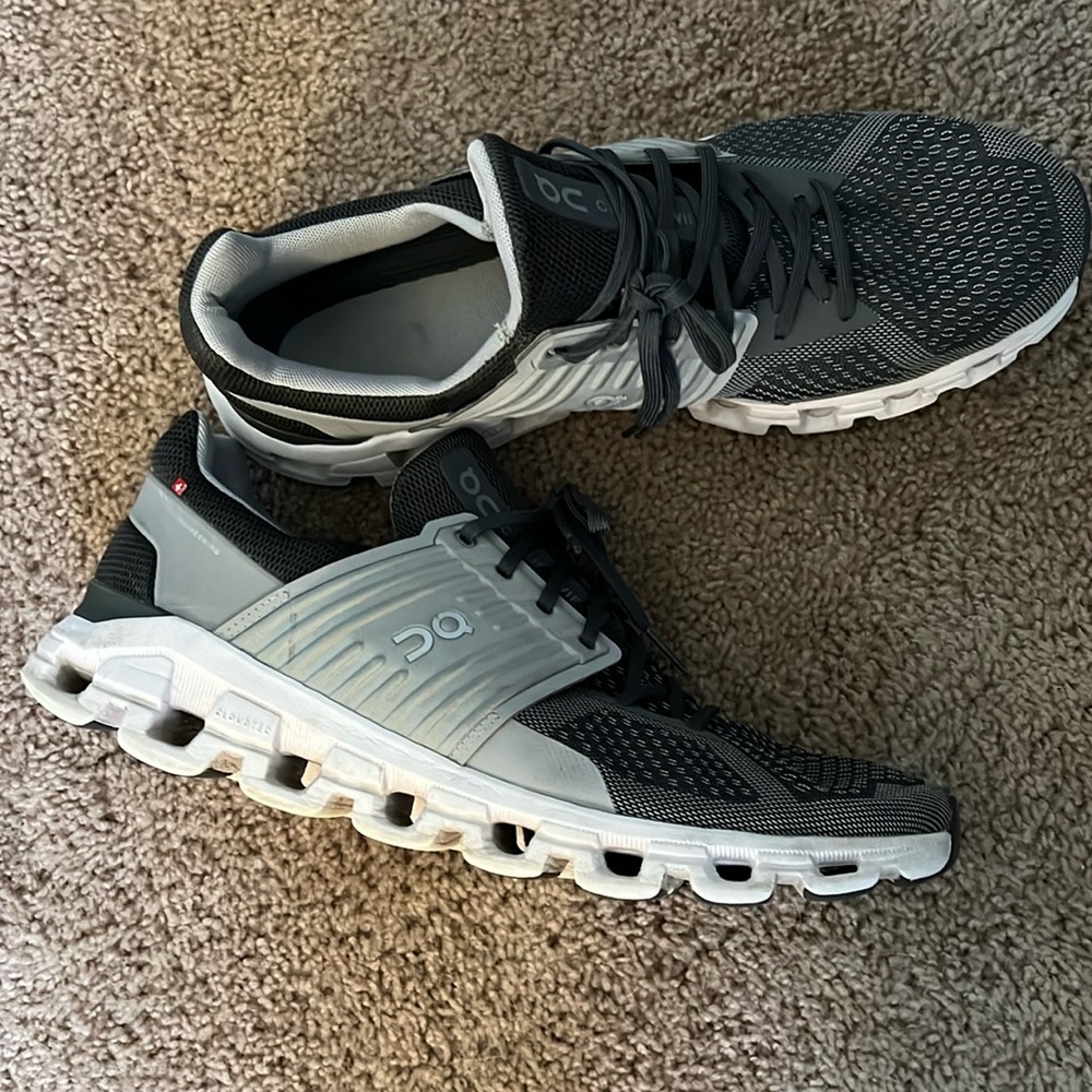 On Running Cloudswift mens size:12.5